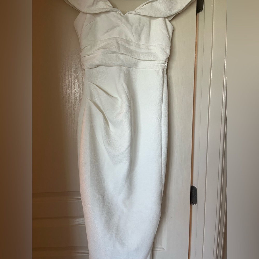 Selfie Leslie White Off-Shoulder Midi Dress